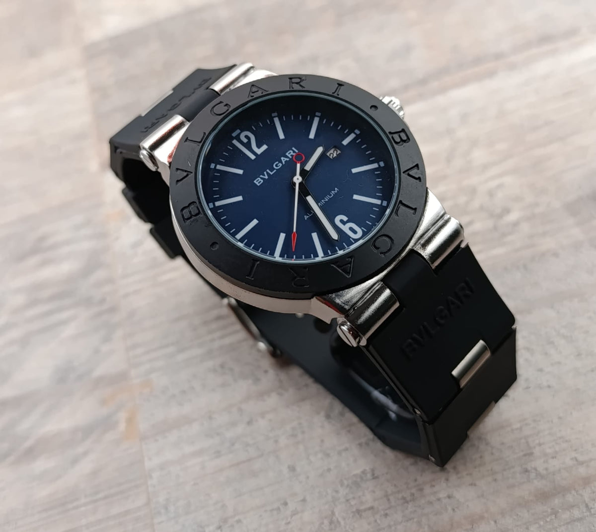 Reloj análogo para hombre con pulso de silicona