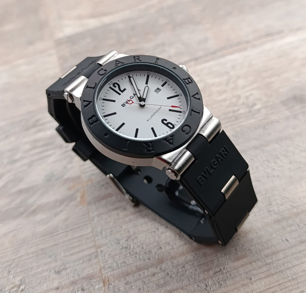 Reloj análogo para hombre con pulso de silicona